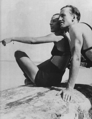Ян Флеминг и Моник Паншо де Боттенс на берегу Женевского озера, 1930 г.