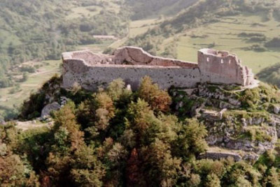 Замок катаров Монсегюр.