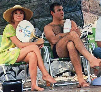 Шон Коннери и Диана Силенто на съемках фильма «Живешь только дважды».