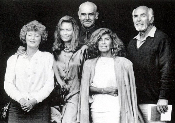 Братья Шон Коннери и  Нил Коннери (справа) с женами, Мишелин и Элинор (слева)